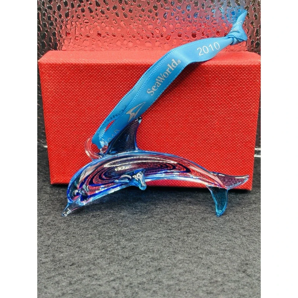 SeaWorld 2010  Blown Blue Swirl Glass Orca  Dolphin Ornament in box New
